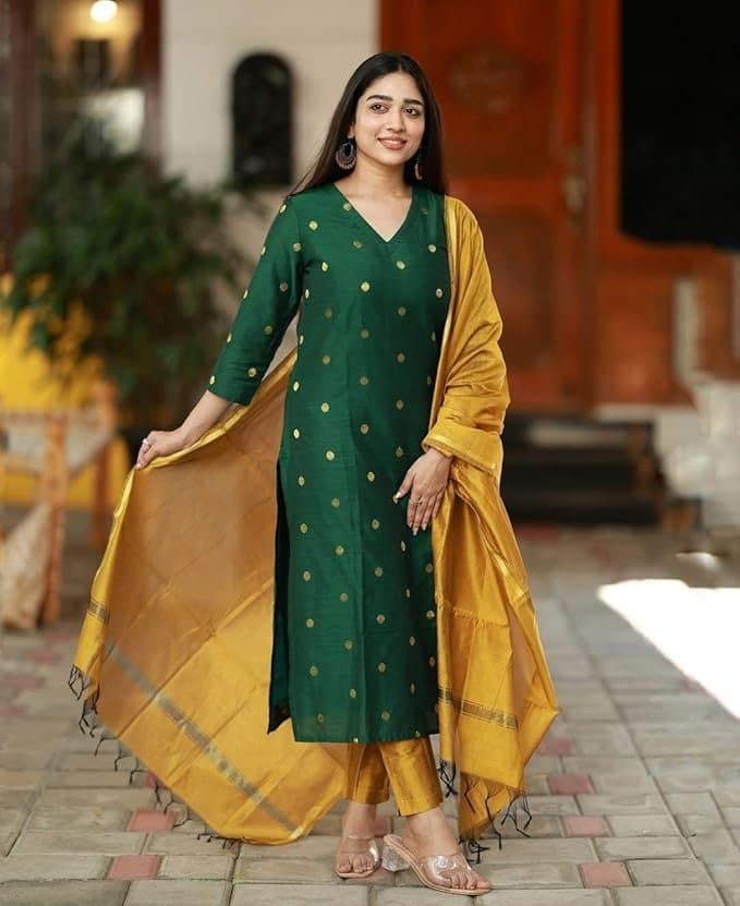 Zyra Women’s Green Silk Cotton Kurta Set