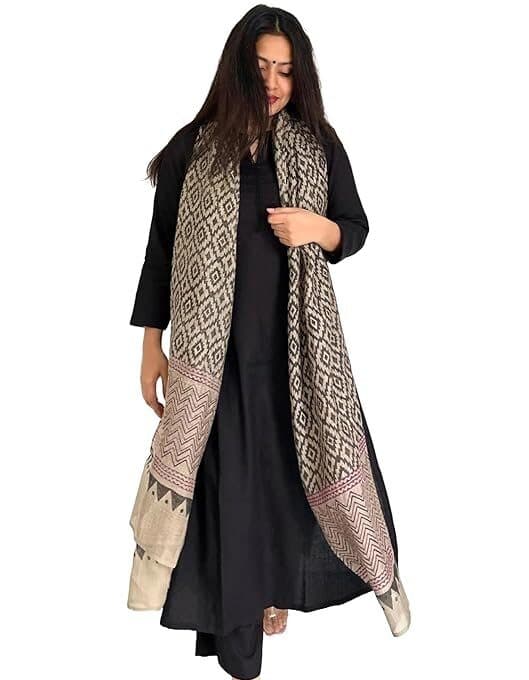AureliaX Women’s Black Solid Kurta Set