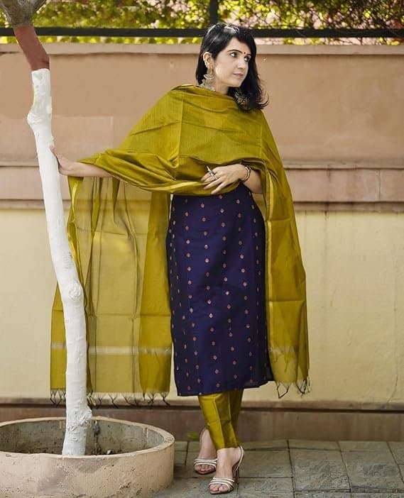 Zyra Women’s Blue Silk Cotton Kurta Set