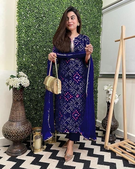 Zyra Women’s Blue Bandhej Printed Kurta Set
