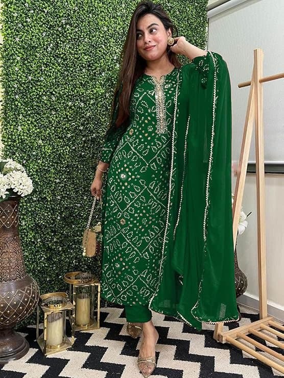 Zyra Women’s Green Bandhej Printed Kurta Set