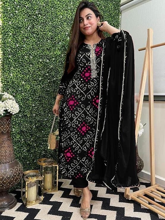 Zyra Women’s Black Bandhej Printed Kurta Set