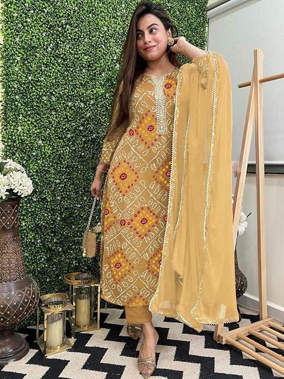 Zyra Women’s Cream Bandhej Printed Kurta Set