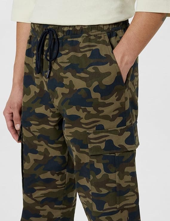 Men’s Relaxed Fit Camo Cargo Trouser
